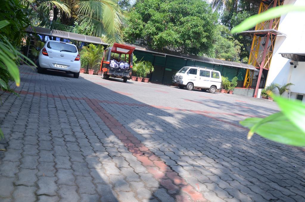 Cochin Palace Hotel Kochi Exterior photo